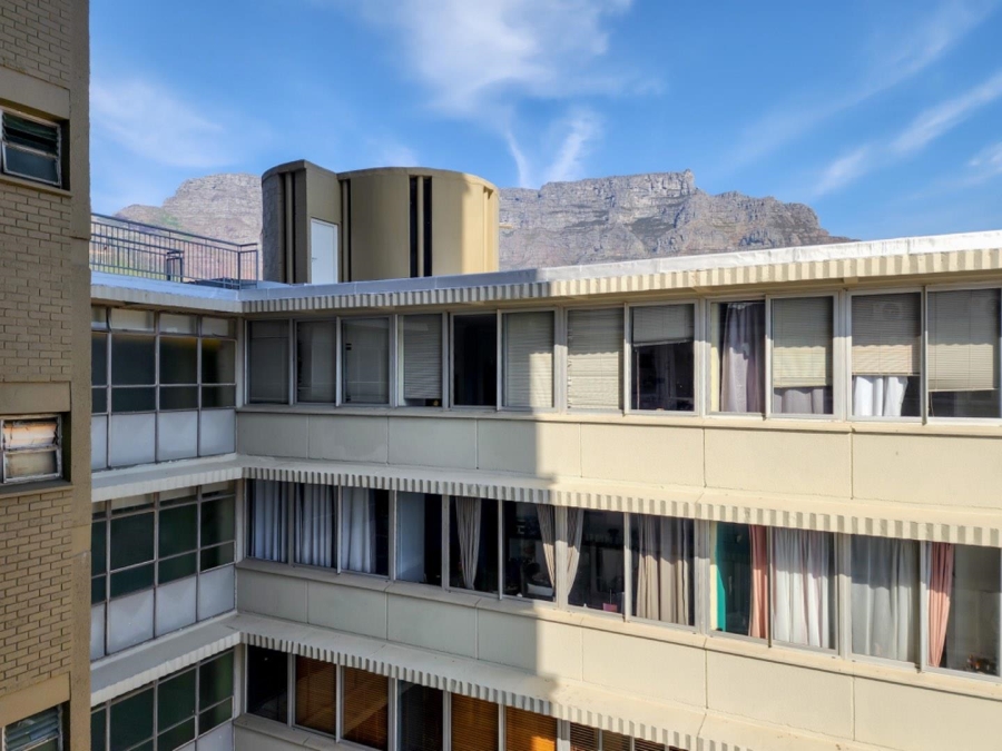 2 Bedroom Property for Sale in Cape Town City Centre Western Cape
